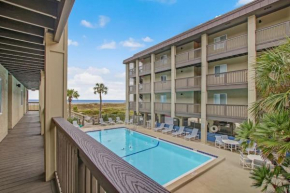 Oceanview Sand Dollar Villas Condo - Balcony - Pool